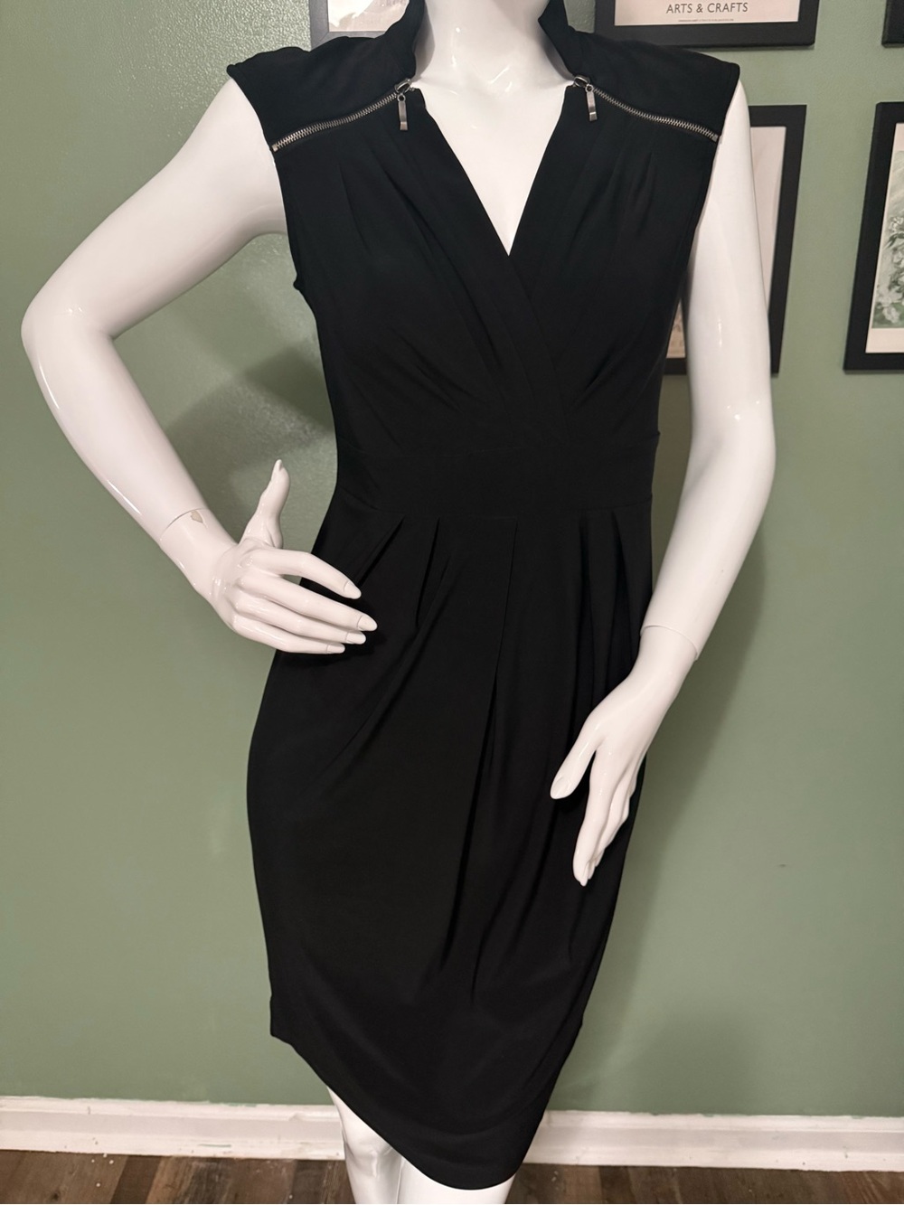 Jules & Leopold Black Zip-Shoulder V-Neck Midi Dress